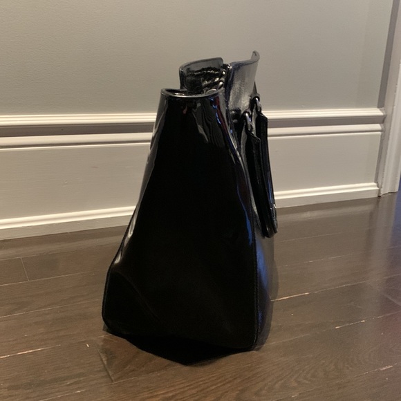 Patent leather Stuart Weitzman handbag - Picture 2 of 9